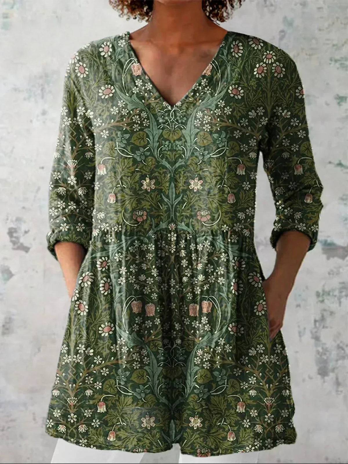 Layla | Vintage Floral V-Neck Shirt